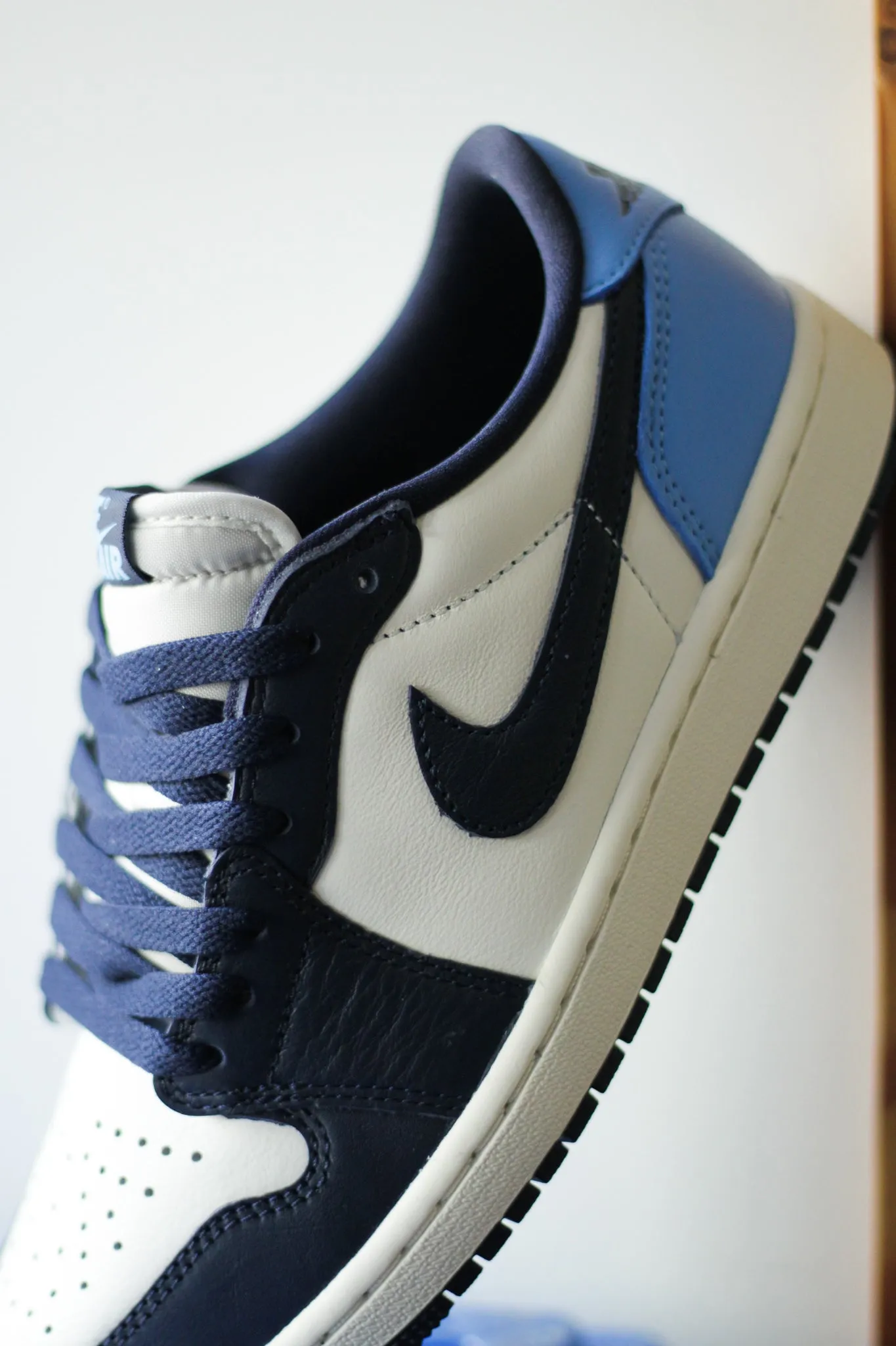 AIR JORDAN 1 LOW OG "OBSIDIAN/UNIVERSITY BLUE-SAIL"