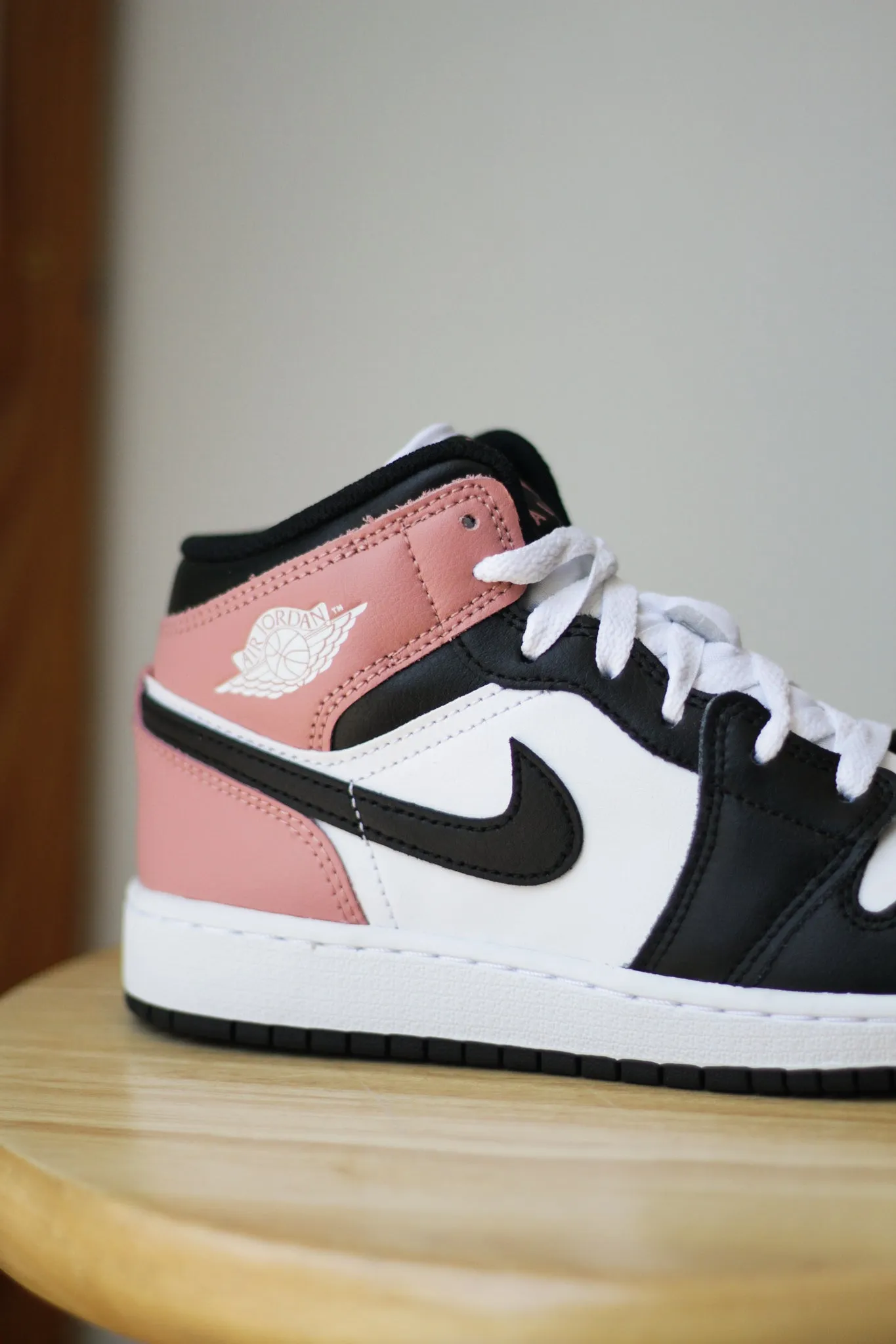 AIR JORDAN 1 MID (GS) "WHITE/BLACK-RUST PINK"
