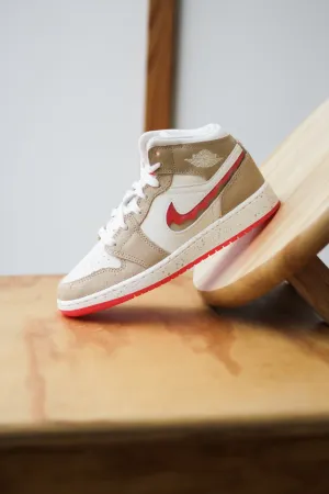 AIR JORDAN 1 MID SE (GS) "DESERT/FUSION RED-PALE IVORY"