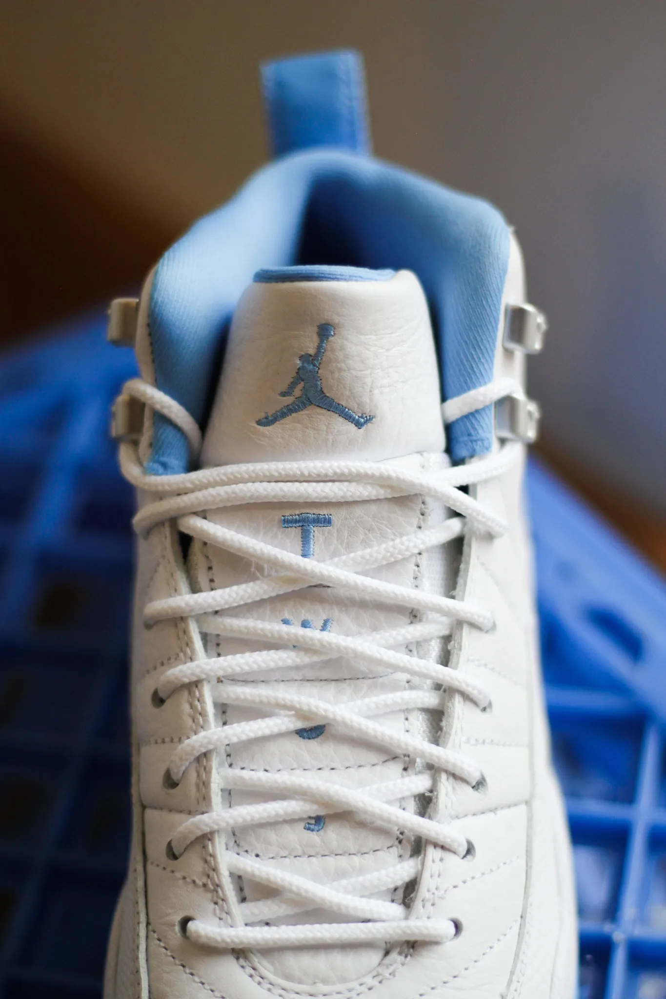 AIR JORDAN 12 RETRO (GS) "WHITE/UNIVERSITY BLUE-METALLIC SILVER"