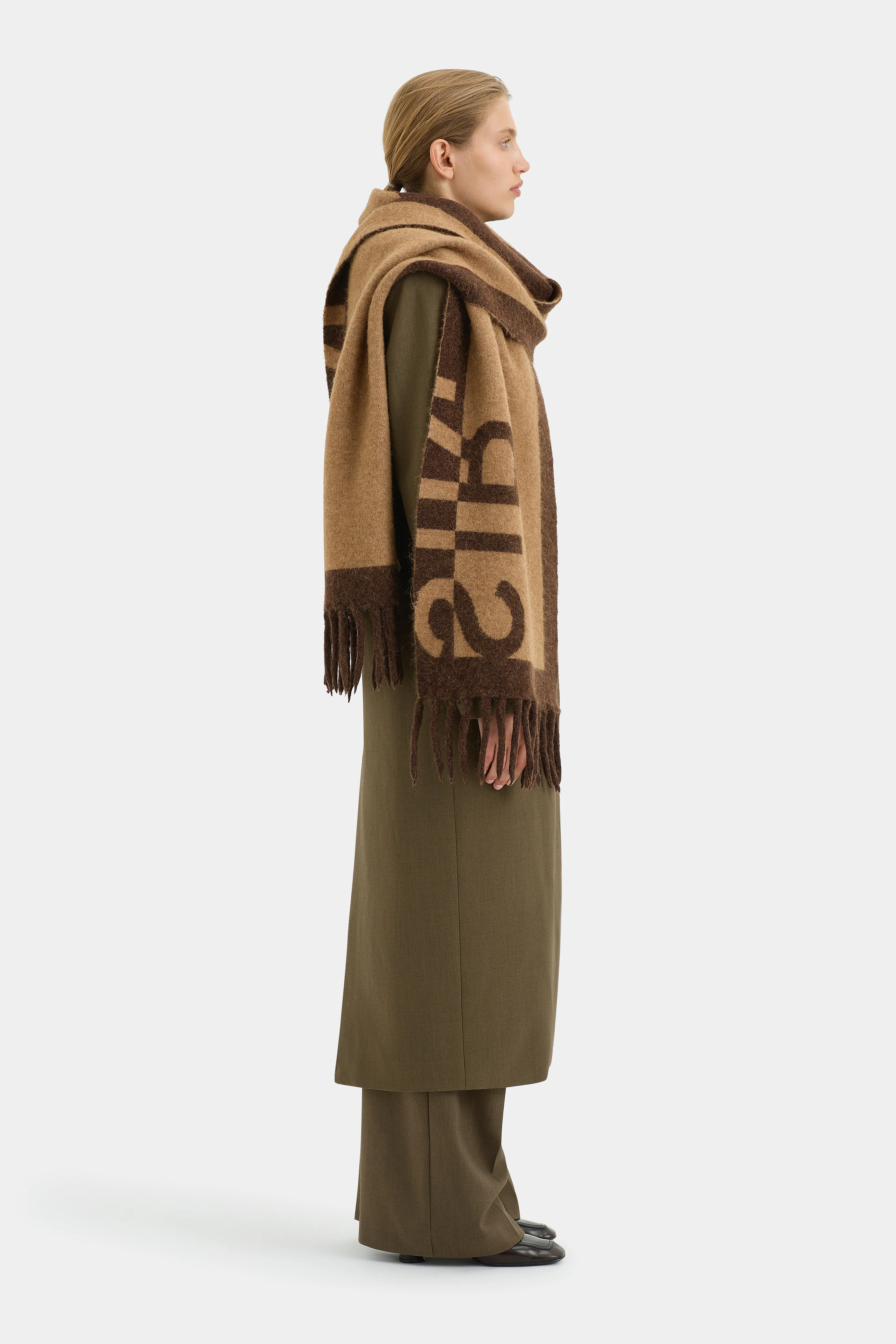 Angelo Scarf SIR