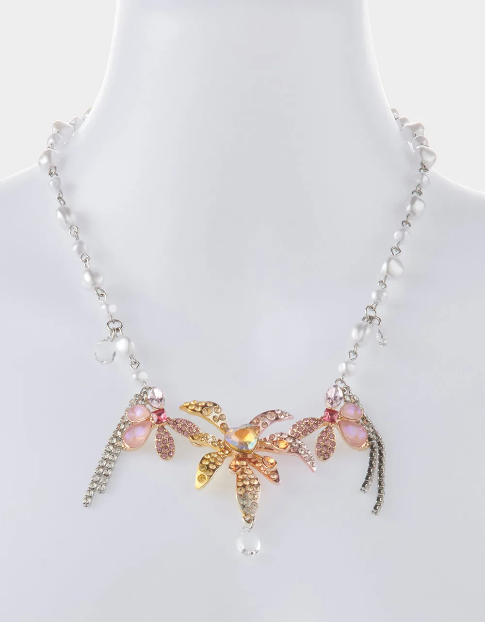 GARDEN GLAM IRIS FRONTAL NECKLACE PEARL Betsey Johnson