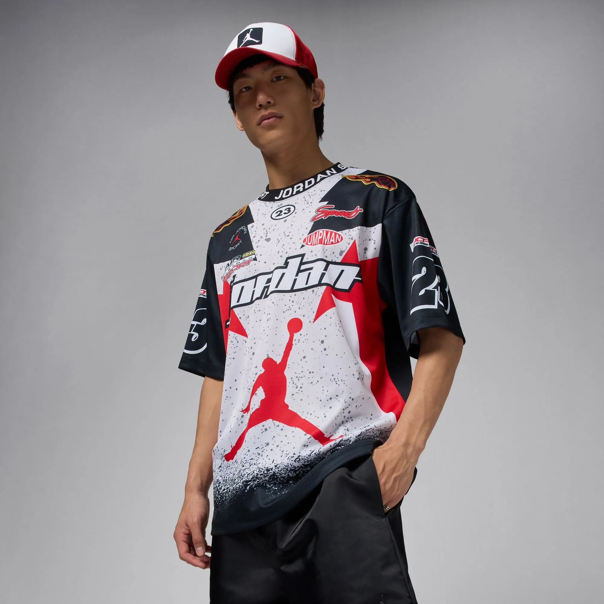 JORDAN ESSENTIALS SHORT SLEEVE TOP "NEUTRAL GREY/BLACK/FIRE RED"