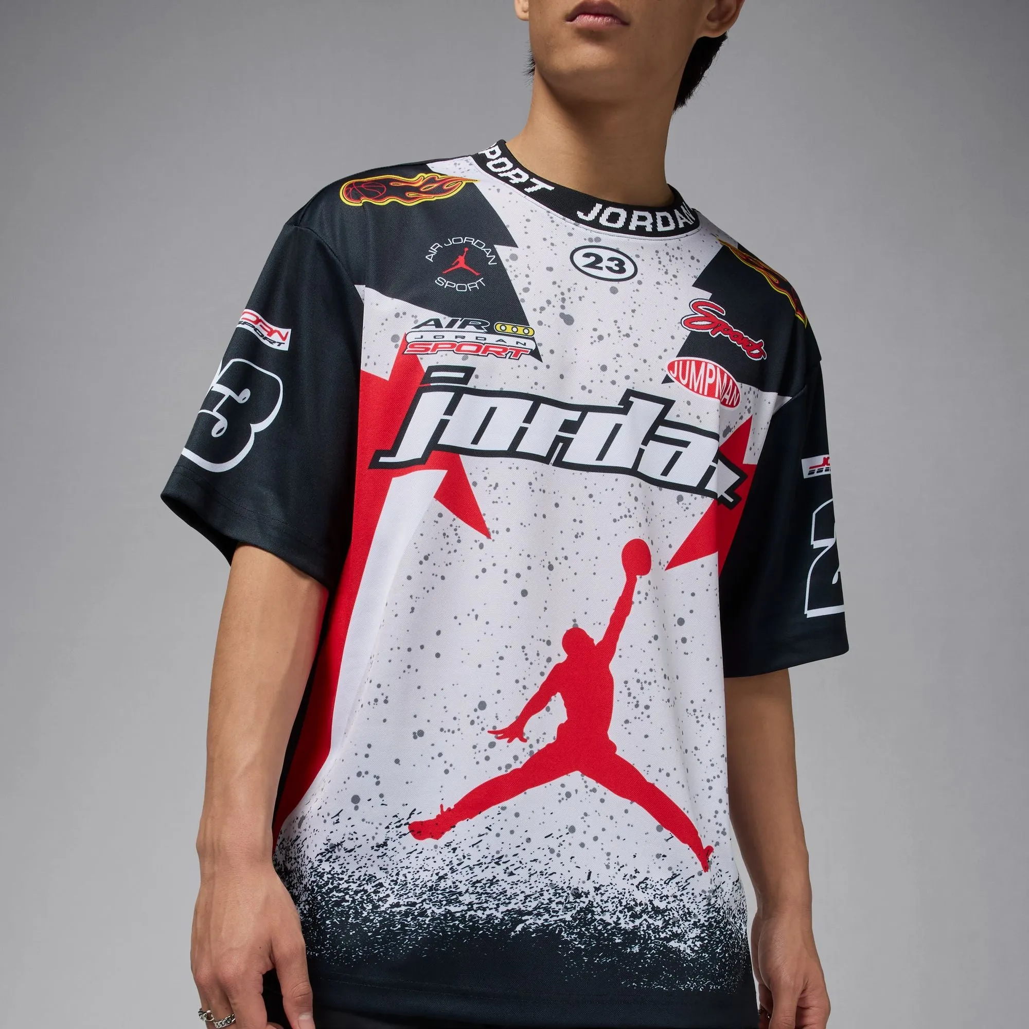 JORDAN ESSENTIALS SHORT SLEEVE TOP "NEUTRAL GREY/BLACK/FIRE RED"