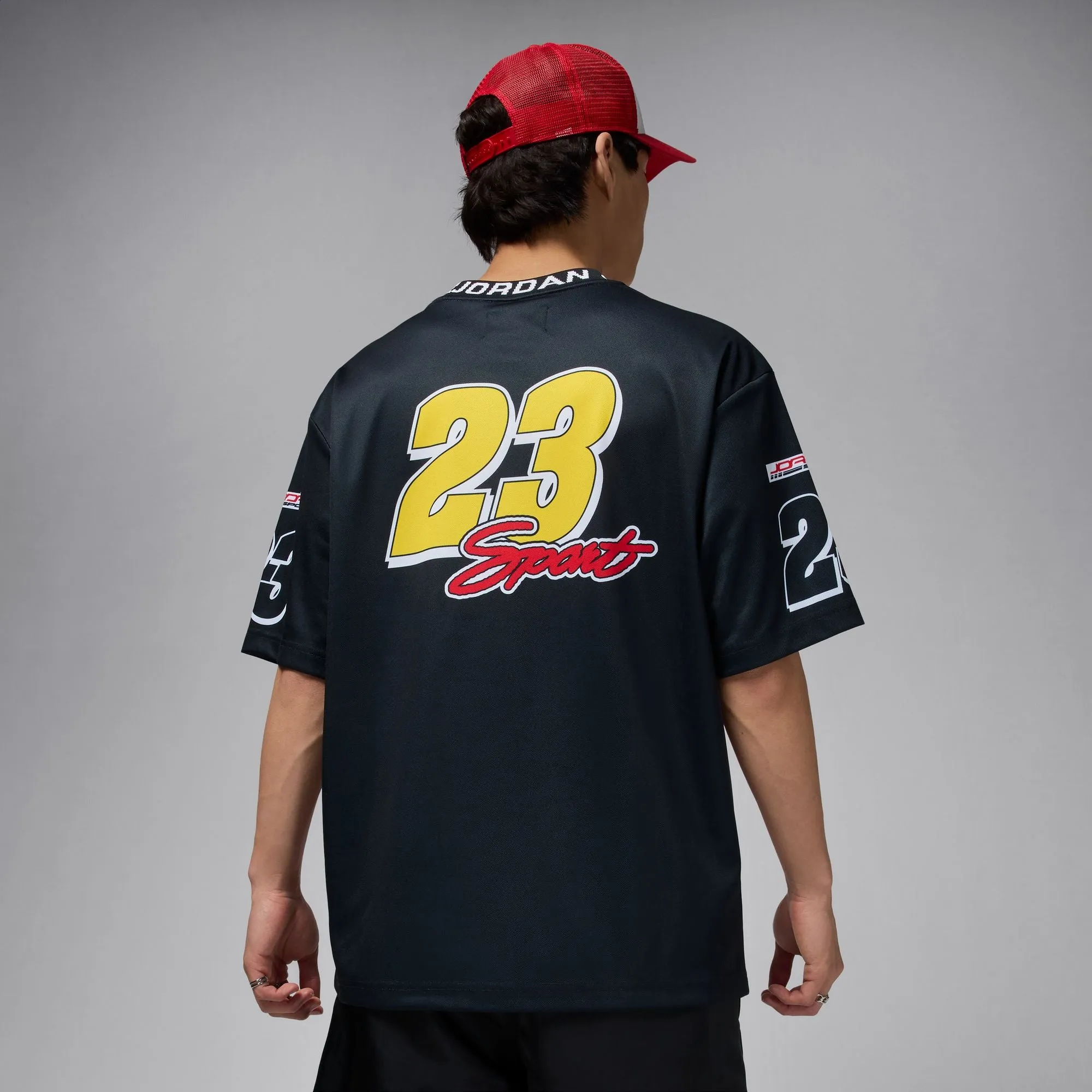 JORDAN ESSENTIALS SHORT SLEEVE TOP "NEUTRAL GREY/BLACK/FIRE RED"
