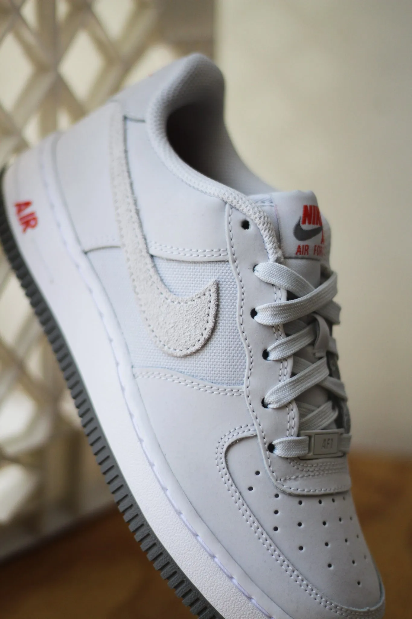NIKE AIR FORCE 1 LV8 (GS) "PHOTON DUST/PHOTON DUST-WHITE"