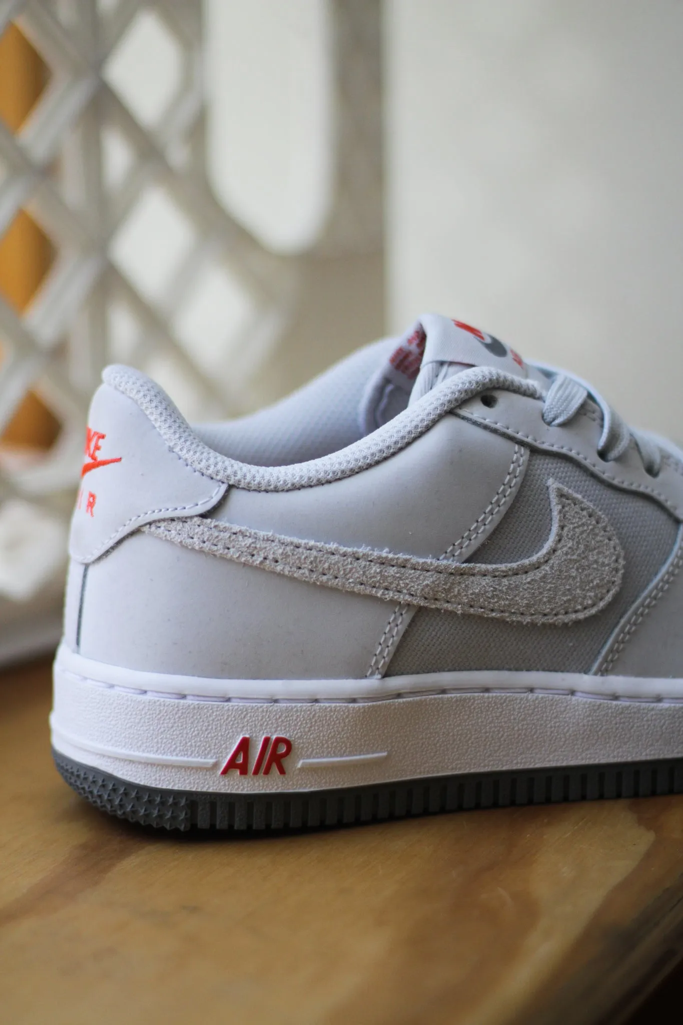 NIKE AIR FORCE 1 LV8 (GS) "PHOTON DUST/PHOTON DUST-WHITE"