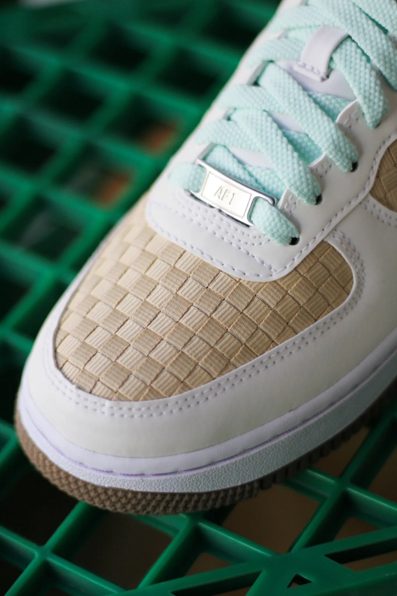 NIKE AIR FORCE 1 RETRO QS "SUMMIT WHITE/GLACIER BLUE-MINT FOAM"