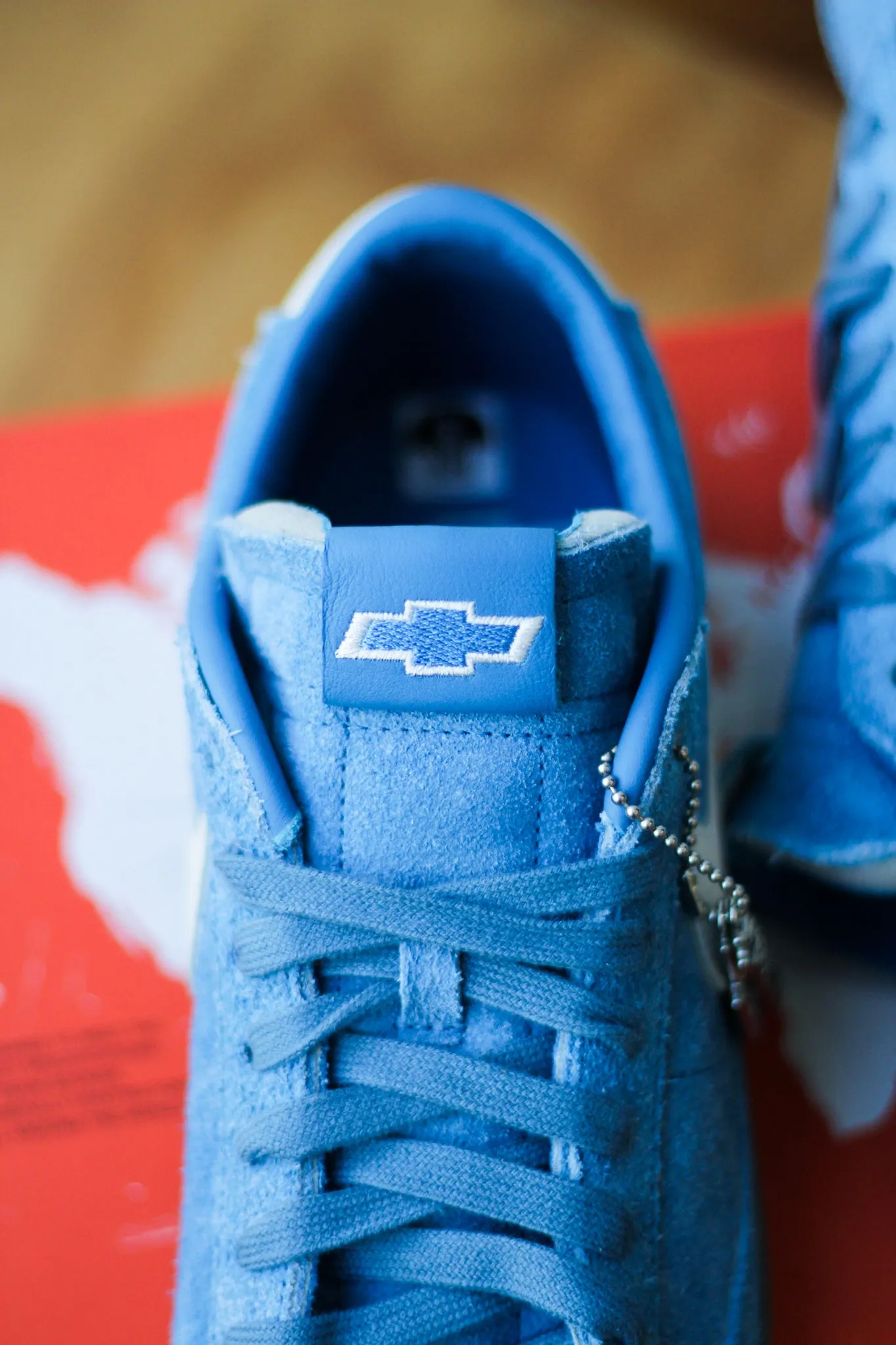 NIKE BLAZER LOW BOOK CHEVY QS "SURF BLUE/SAIL-GUM DARK BROWN"