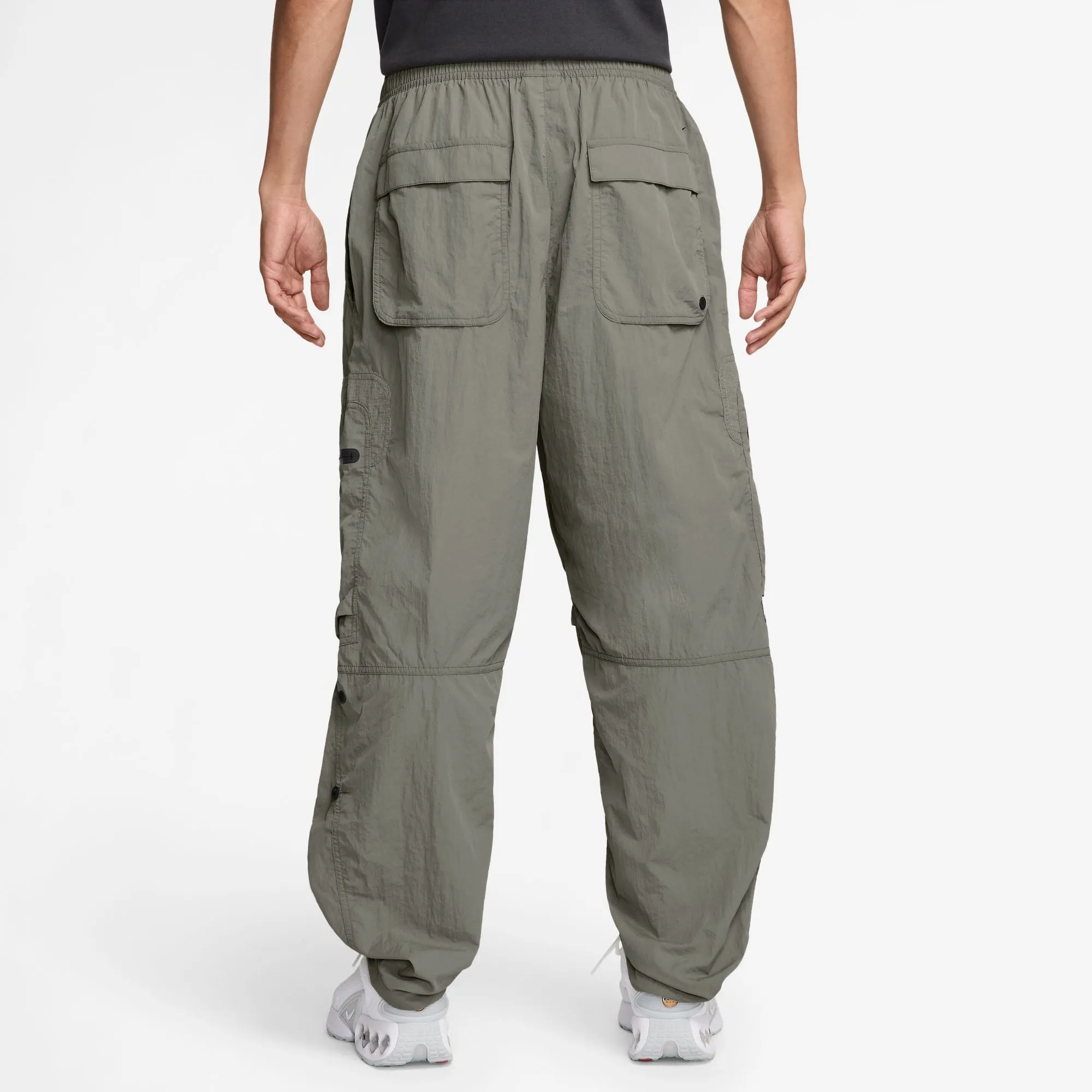 NIKE TECH WOVEN CARGO PANTS "LIGHT ARMY/BLACK"