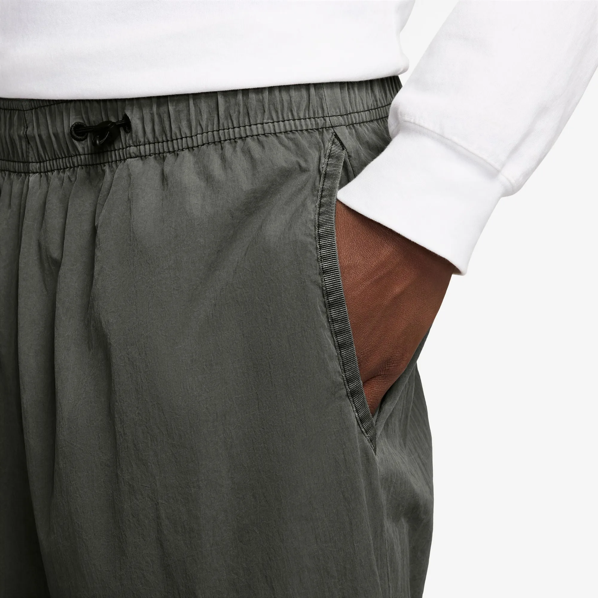 NIKE TECH WOVEN ZIP-OFF PANTS "SEQUOIA/BLACK"