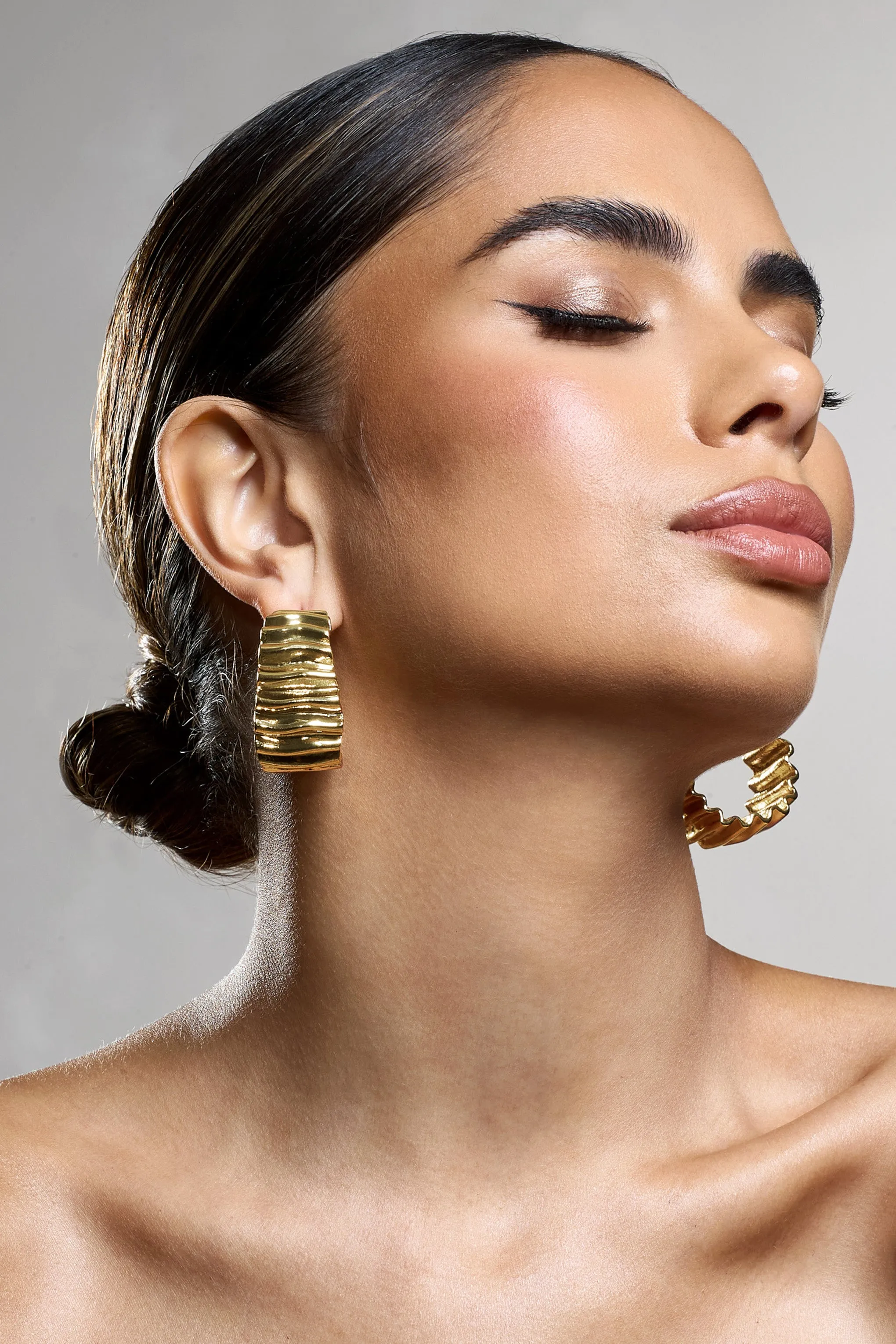 Quinlan | Gold Textured Chunky Hoop Earrings Club L London