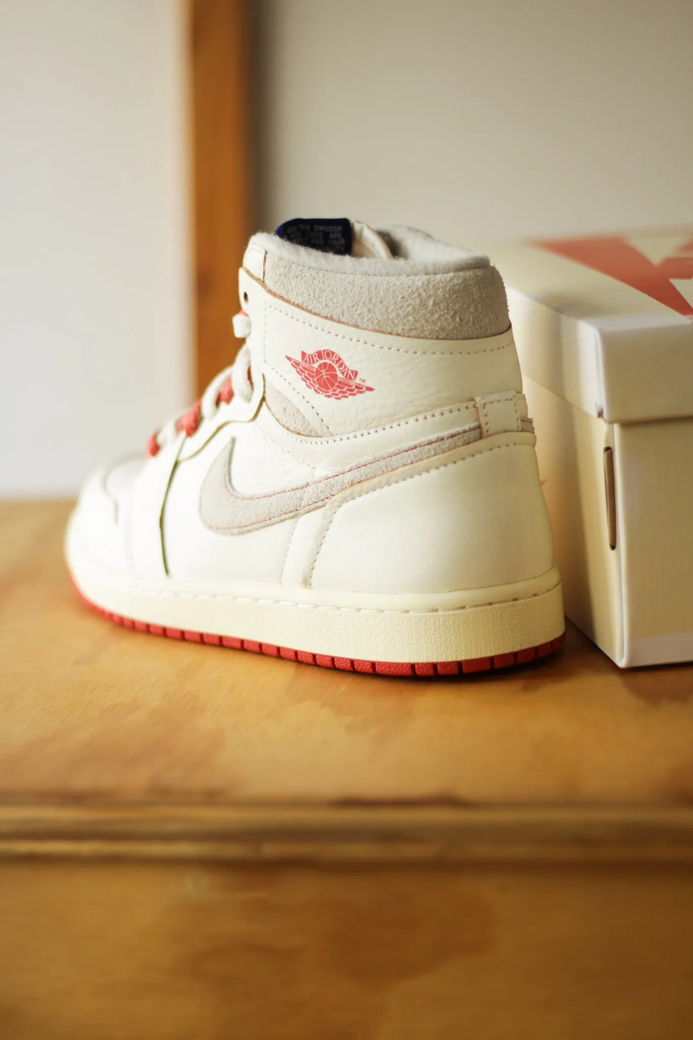 W AIR JORDAN 1 RETRO HIGH OG "SAIL/CINNABAR-LIGHT BONE"