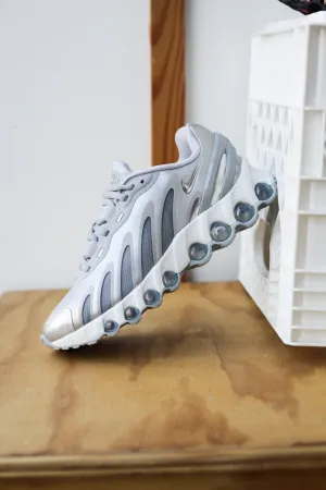 W NIKE AIR MAX DN8 "WOLF GREY/METALLIC SILVER-OFF WHITE"
