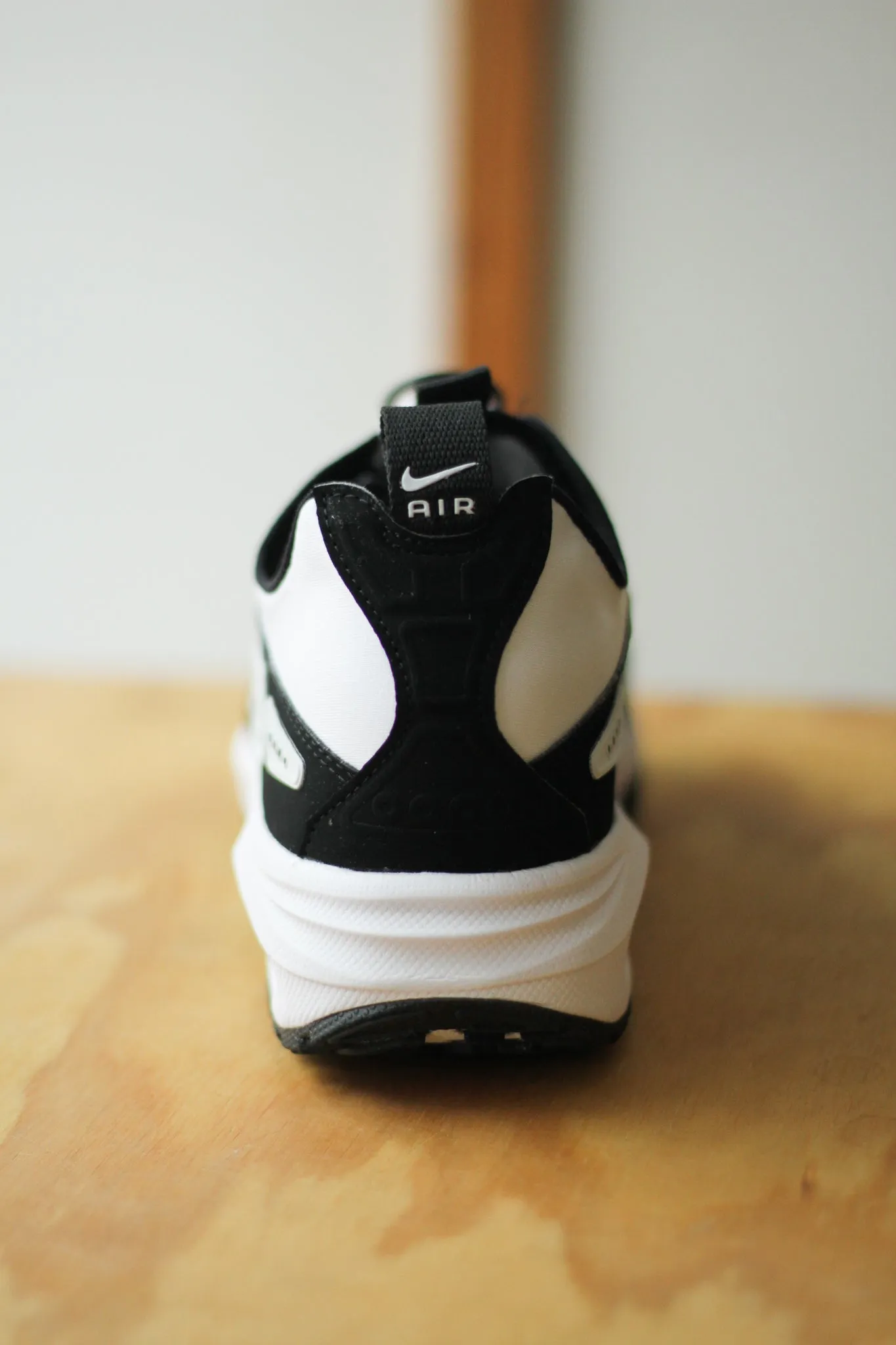 W NIKE AIR MAX SNDR "WHITE/BLACK"